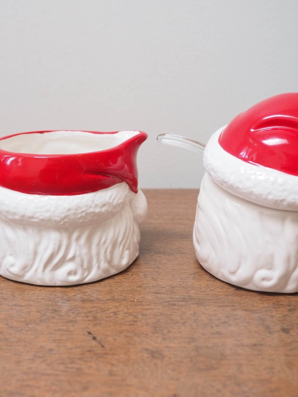 Vtg Earthenware Christmas Creamer and Sugar Bowl Set - Santa Cream and Sugar - Picture 6 of 12